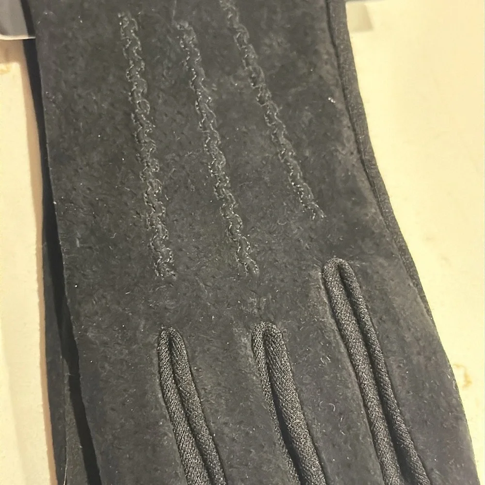Suede gloves